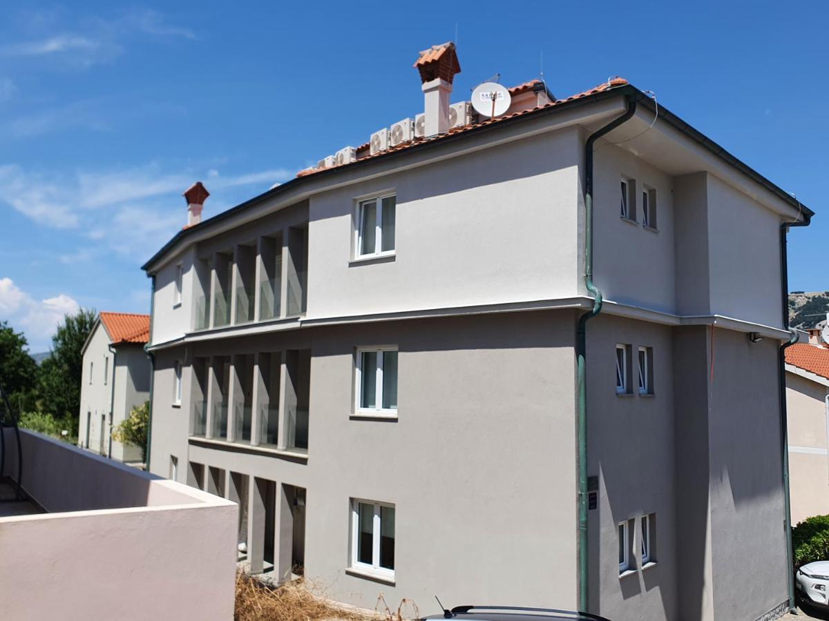 Vis A Vis Apartments บัชกา ภายนอก รูปภาพ